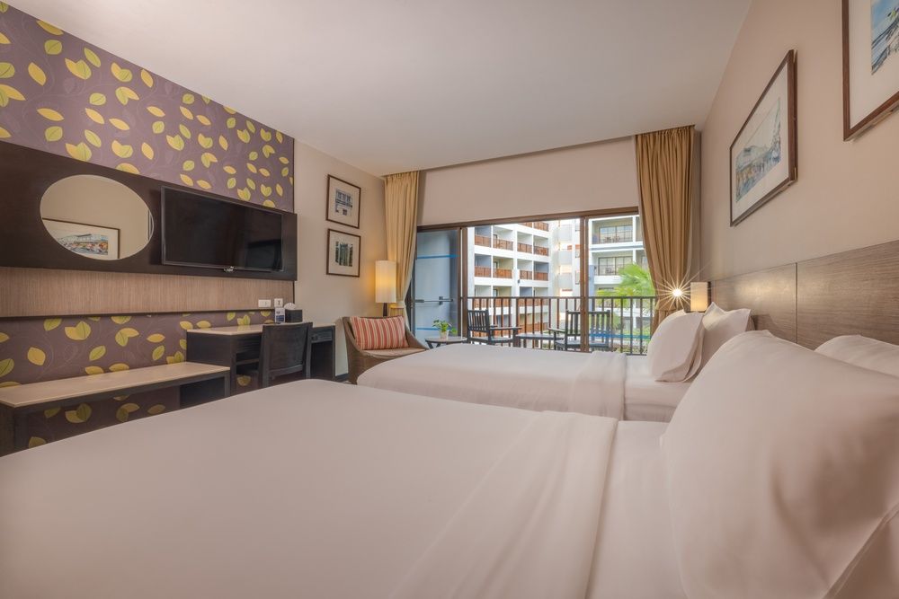 Deevana Plaza Phuket фото 31