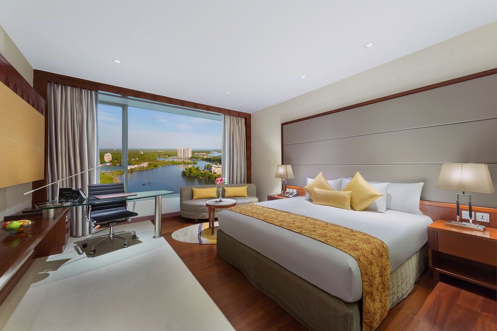 Crowne Plaza Kochi фото 38