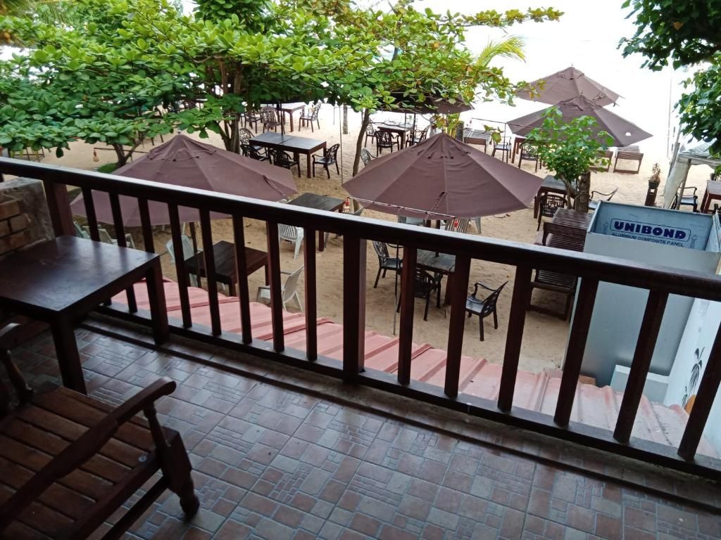 Wave Beach Resort Unawatuna фото 38