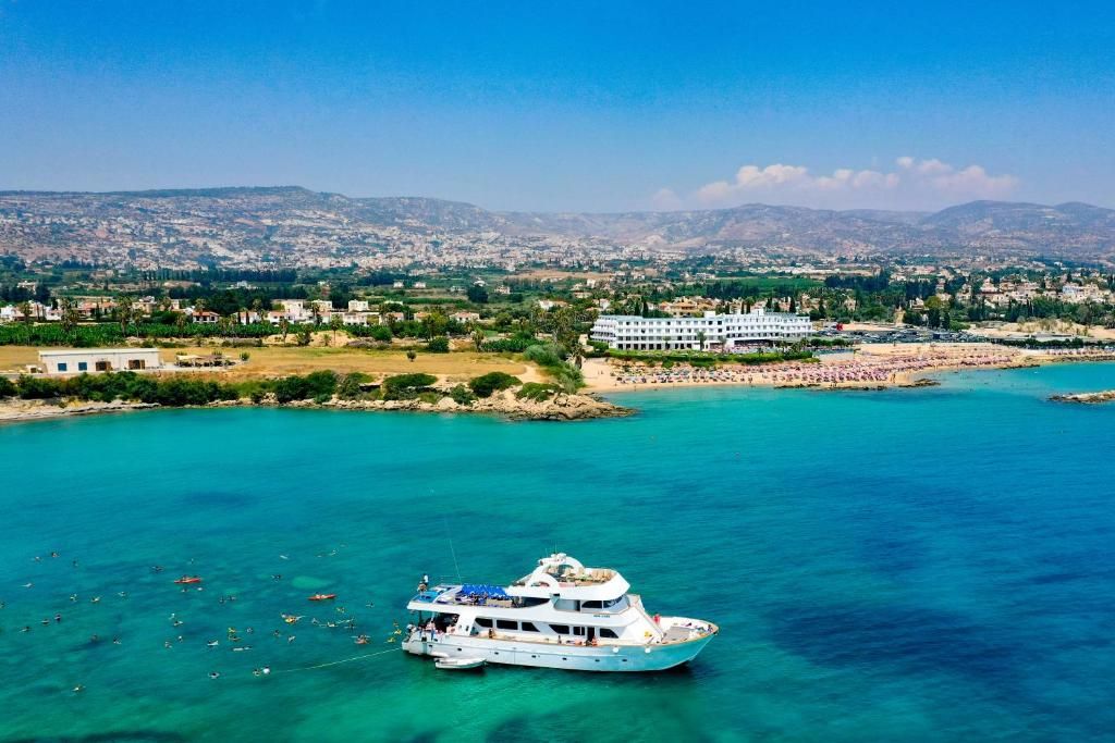Corallia Beach Hotel фото 3