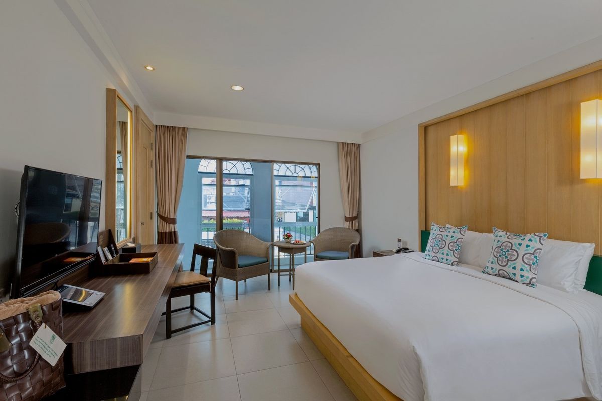 Sawaddi Patong Resort & Spa by Tolani фото 3