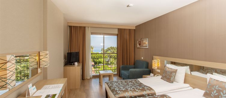 Фото отеля Lucida Beach Hotel