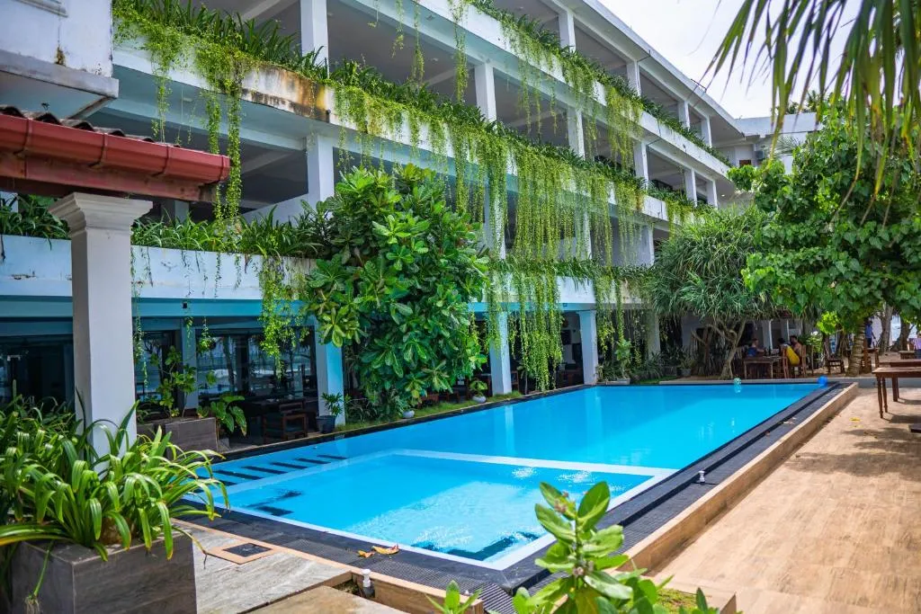 Cool Beach Hotel фото 0