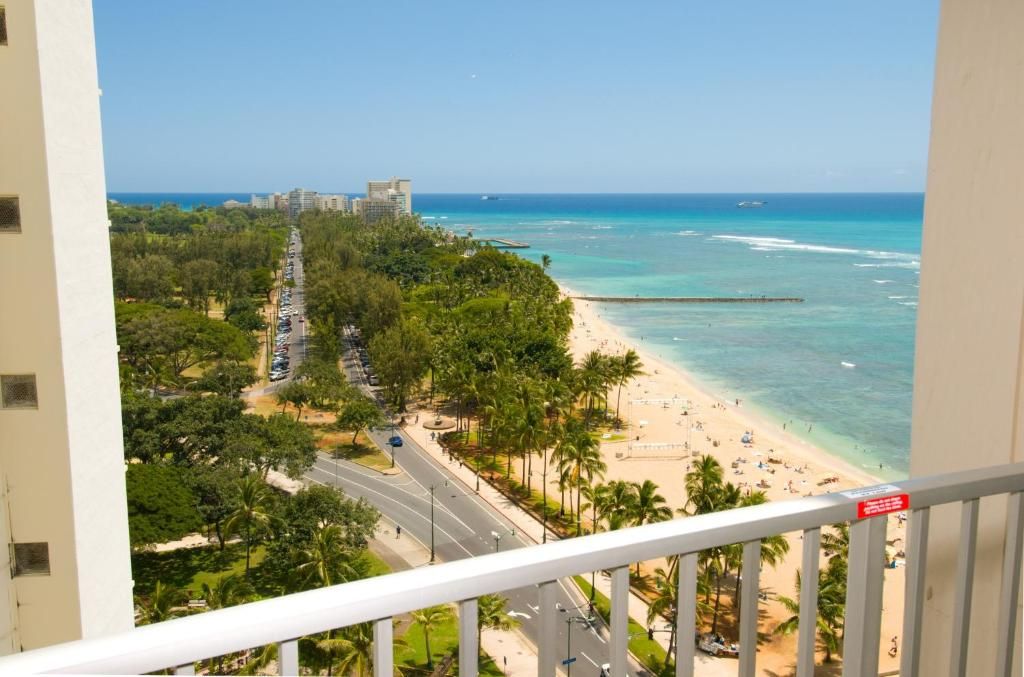 Aston Waikiki Beach Hotel фото 40