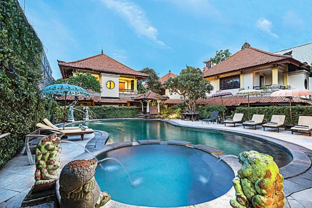 Royal Tunjung Hotel & Villa Legian фото 30