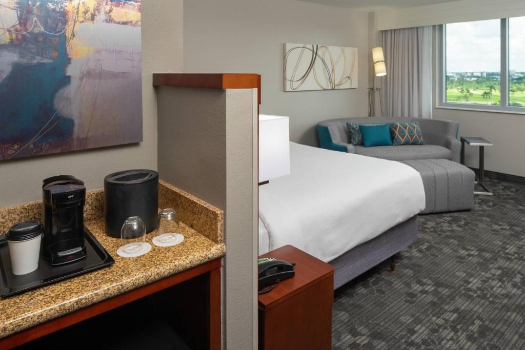 Courtyard by Marriott Miami Airport фото 10