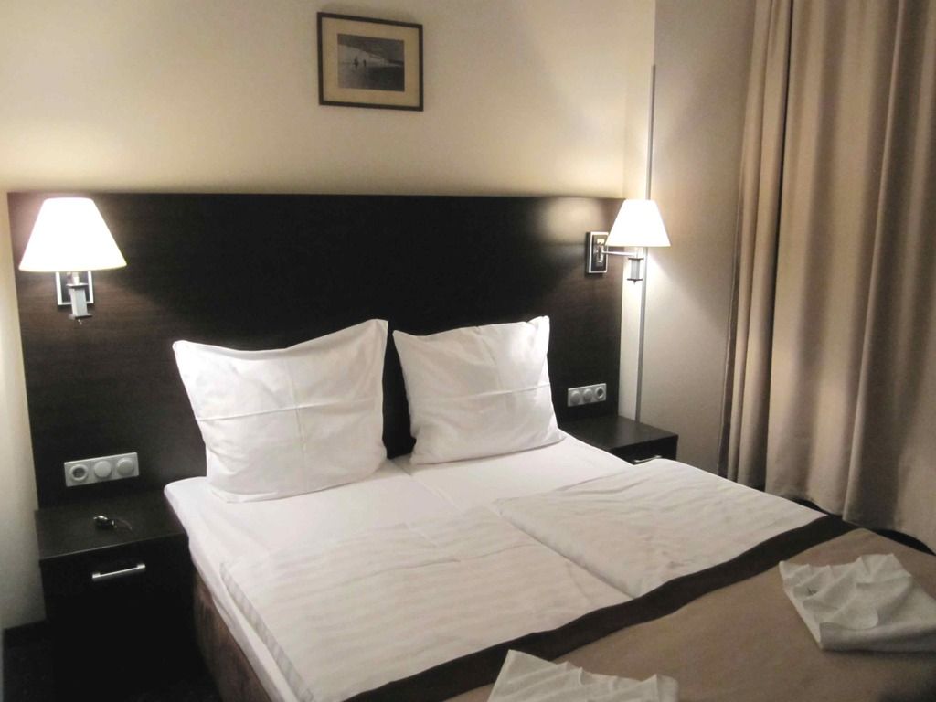 Ivbergs Hotel am Kurfurstendamm фото 1