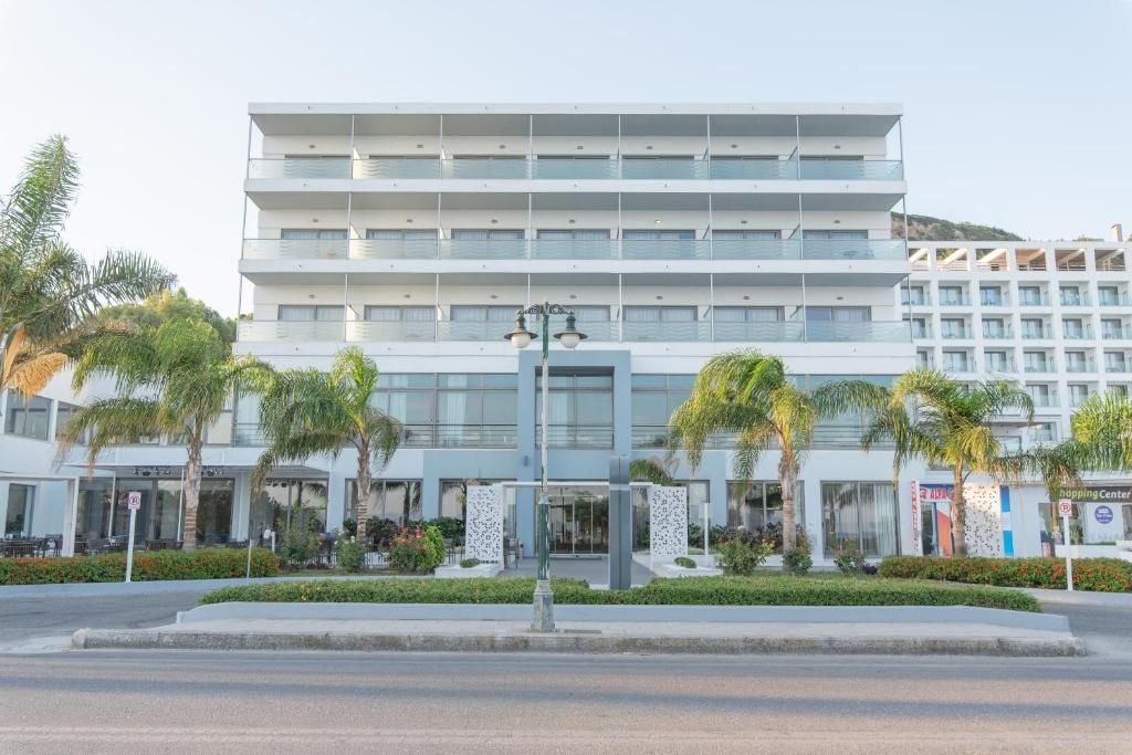 Belair Beach Hotel фото 27