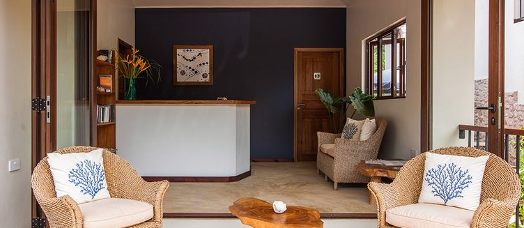 Фото отеля L'Hirondelle Self Catering Guest House