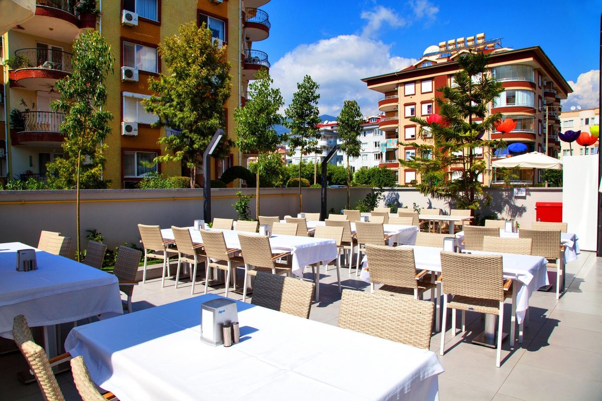 Green Garden Suites Hotel фото 14