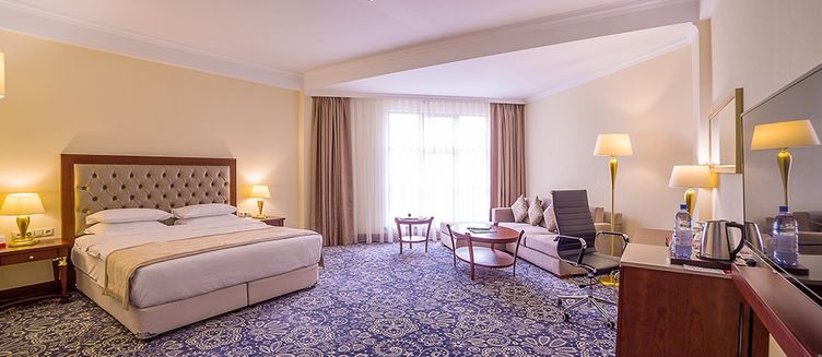 Фото отеля Ramada by Wyndham Almaty