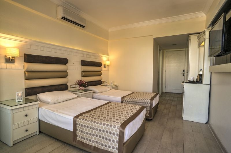 Hotelus Royal фото 0