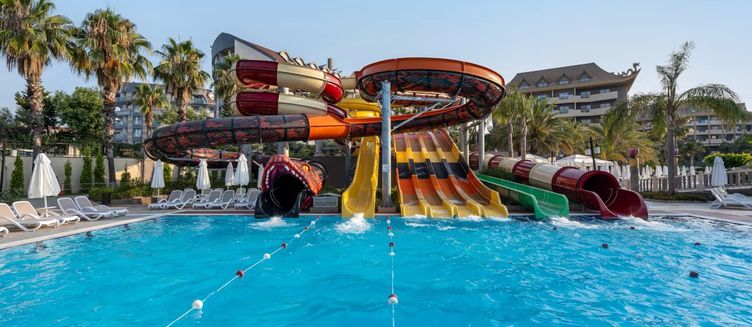 Фото отеля Royal Dragon Hotel