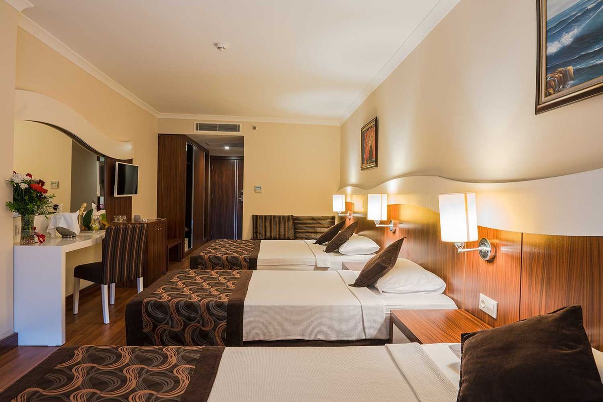 Throne Beach Resort & Spa фото 4
