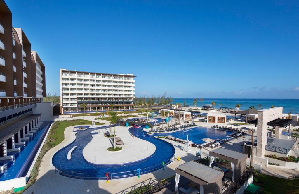 Royalton Blue Waters Montego Bay, An Autograph Collection All- Inclusive Resort фото 13