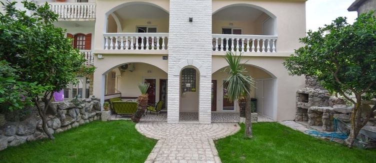 Фото отеля Adrovic 110 Guest House