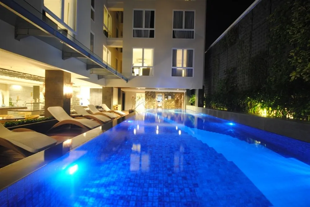 Solaris Hotel Kuta фото 39