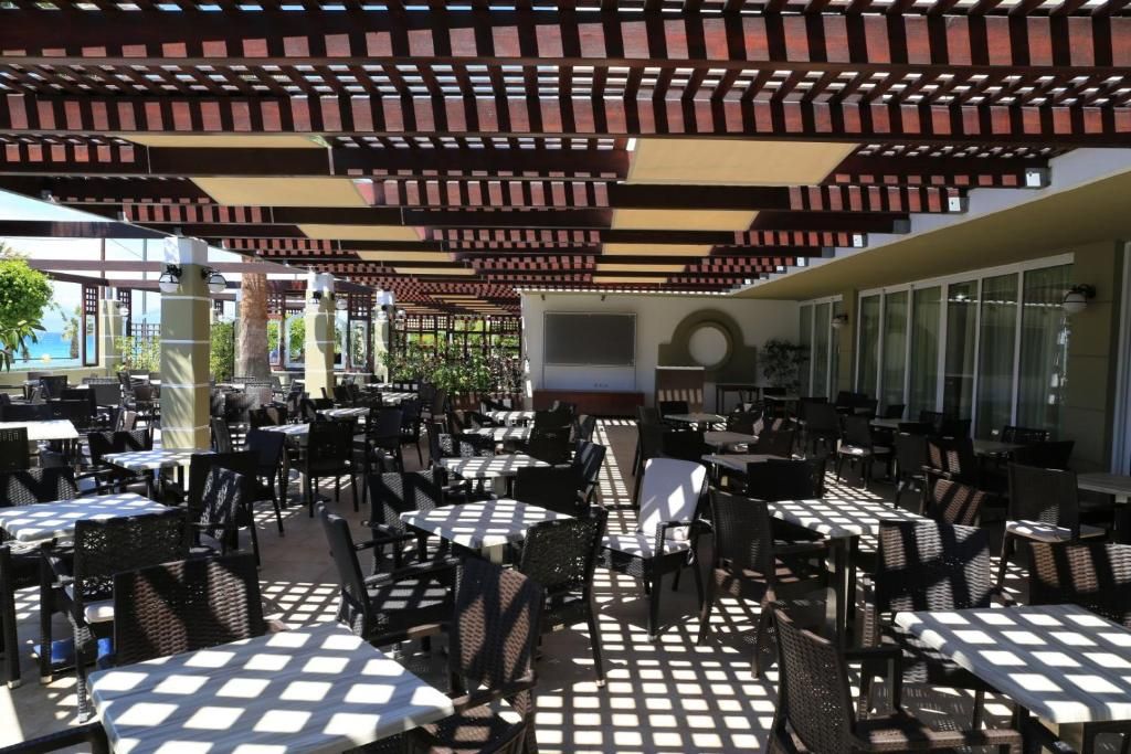 Sirene Beach Hotel фото 32