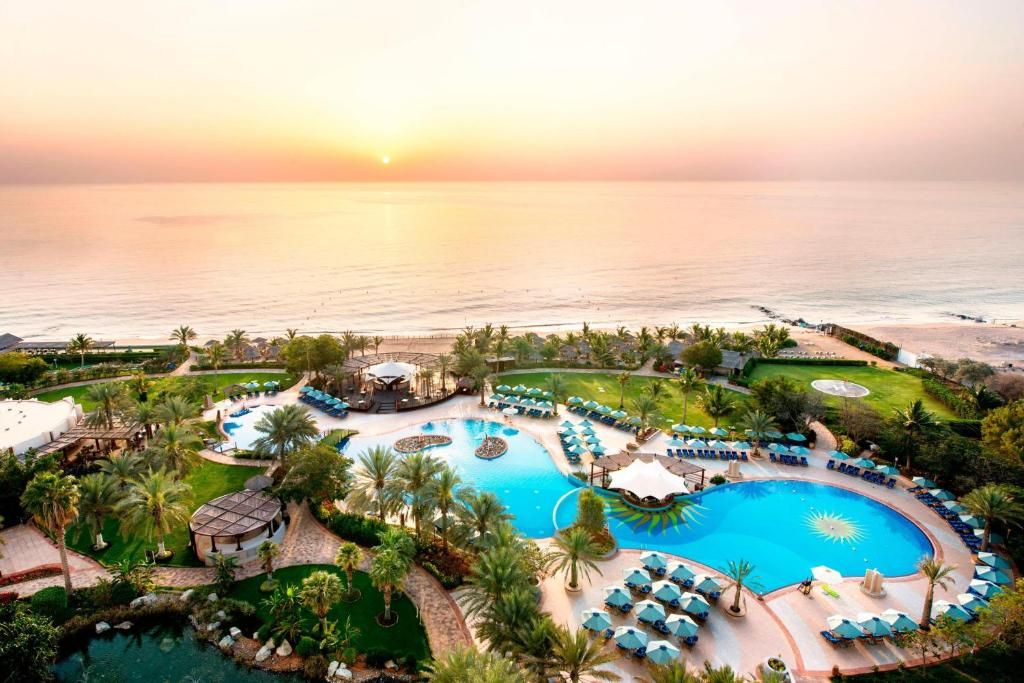 Le Meridien Al Aqah Beach Resort фото 35
