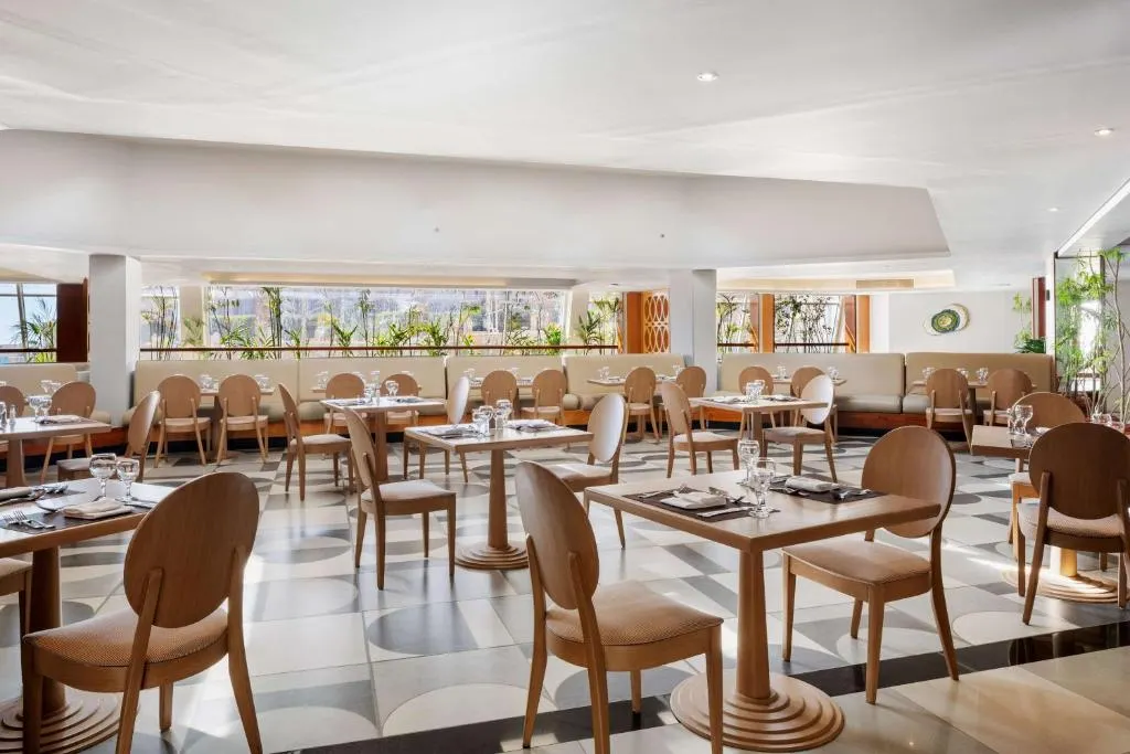 DoubleTree by Hilton Sharks Bay Resort фото 12