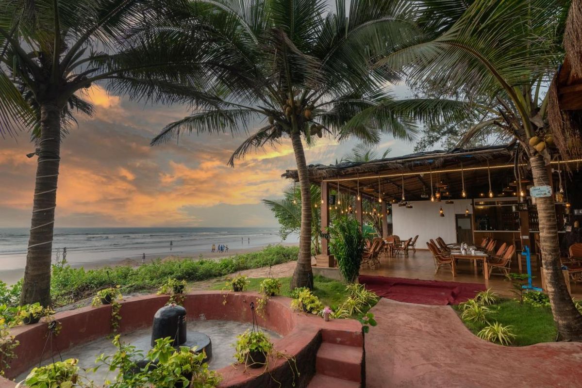 Amadi Beach Front Resort фото 12
