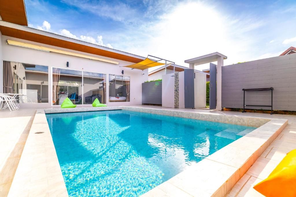 Andaman Sea Best Pool Access and Villas фото 7